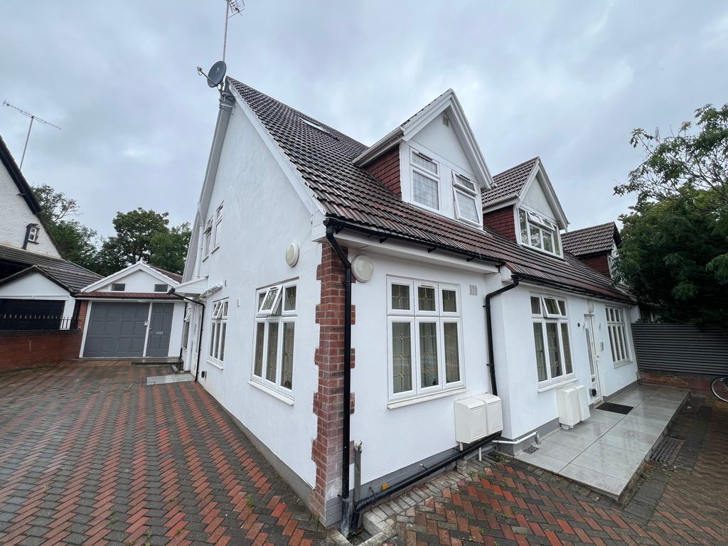 Property photo 1 of 3