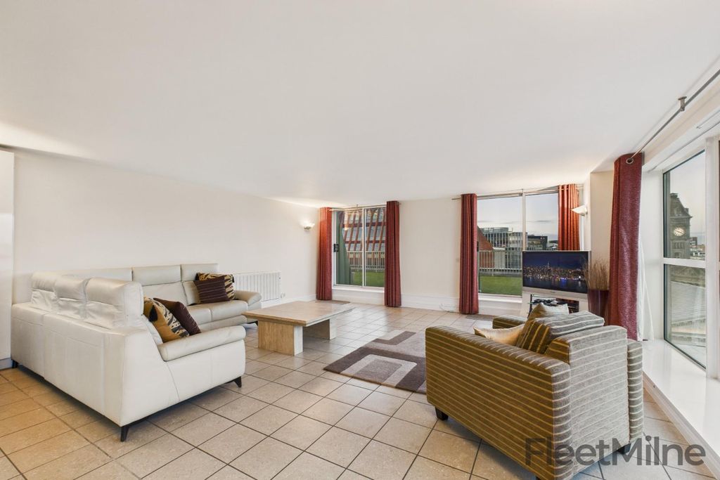 Property photo 3 of 29 Living/Dining Room