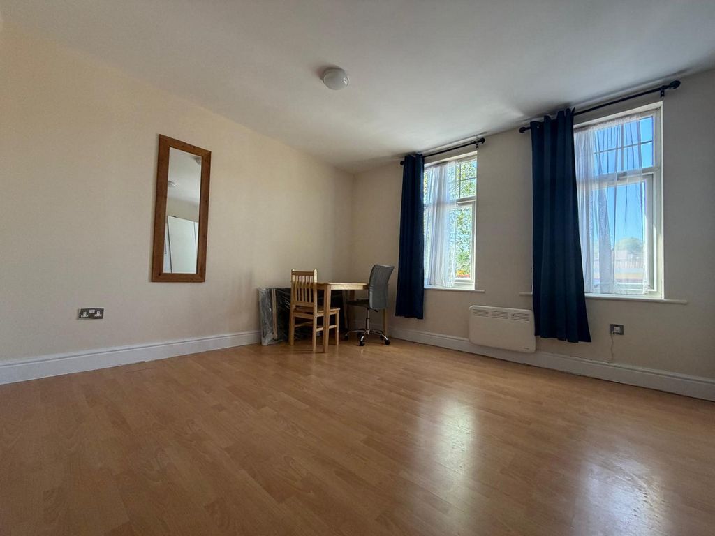 Property photo 2 of 5