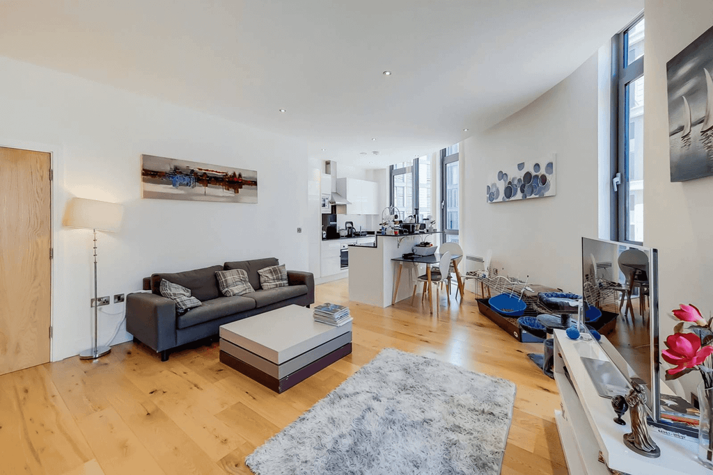 Property photo 3 of 11