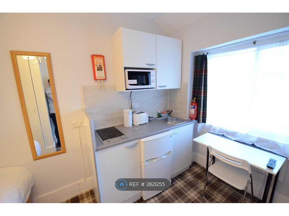 Property photo 3 of 9 Short/Long Term Private Studio With Shared Toilet