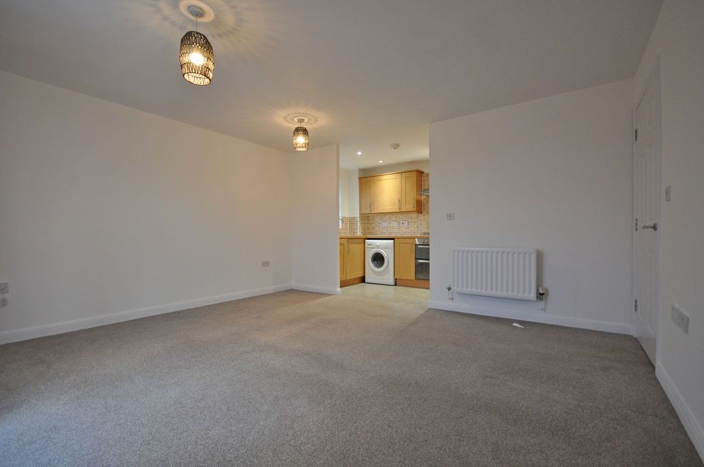 Property photo 1 of 11 Photo 8