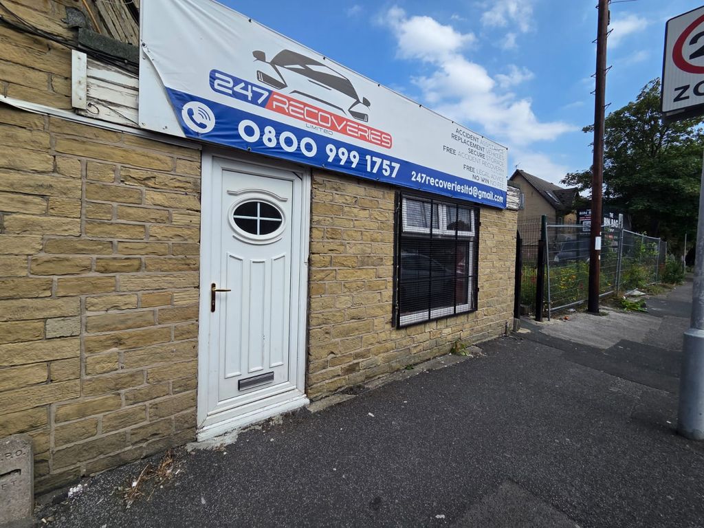 Property photo 1 of 7 79A Carlisle Road, Bd8 8Be