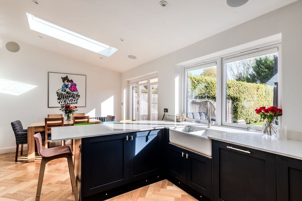 Property photo 3 of 36