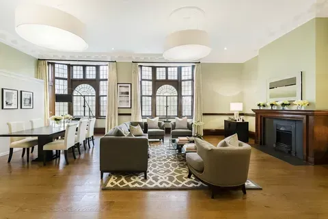 Property photo 1 of 5