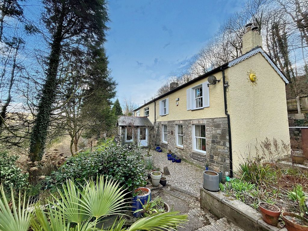 Property photo 1 of 40