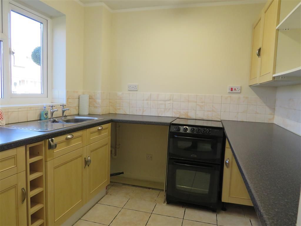 Property photo 2 of 6 Kitchen