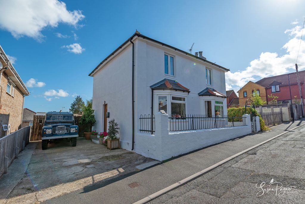 Property photo 1 of 35