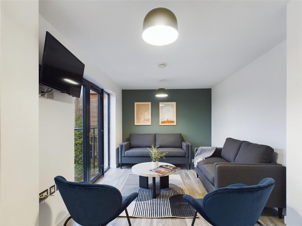 Property photo 2 of 15 Cam02131G0-Pr0148-Still005.Jpg