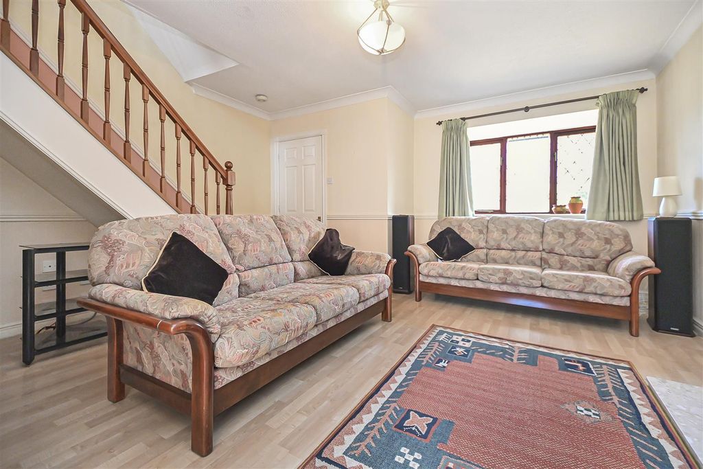 Property photo 3 of 26 1 Fearnham Close Lounge (3).Jpg