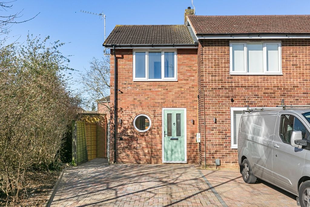 Property photo 1 of 12 749454