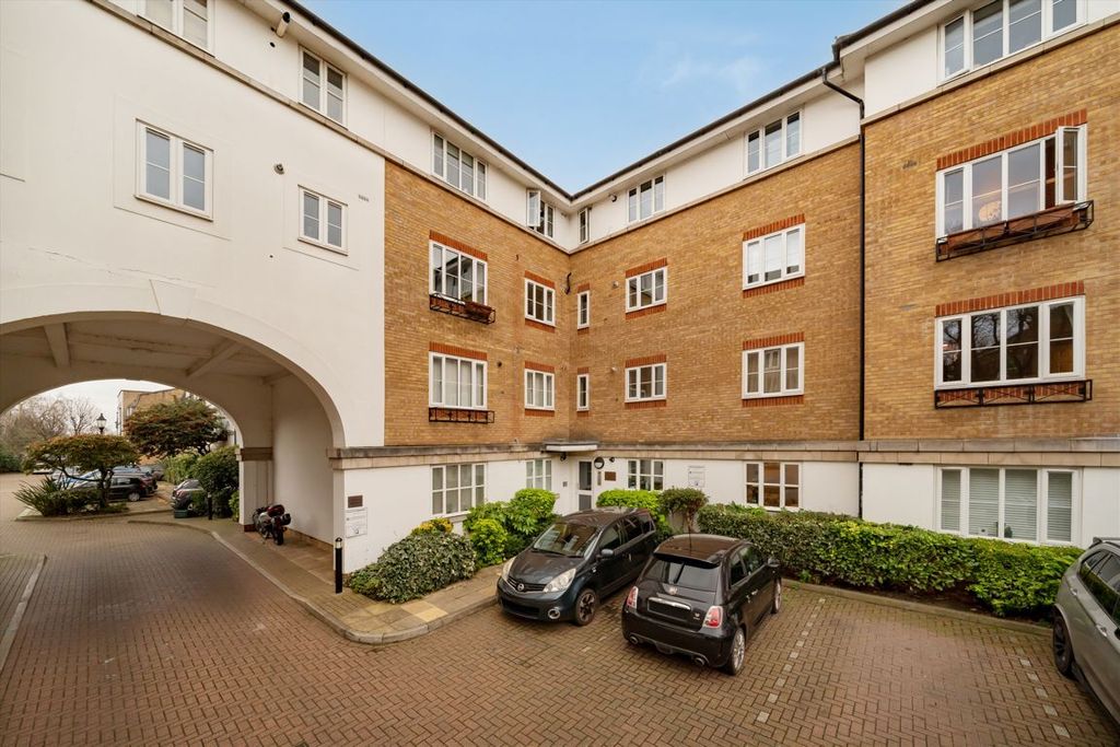 Property photo 1 of 5