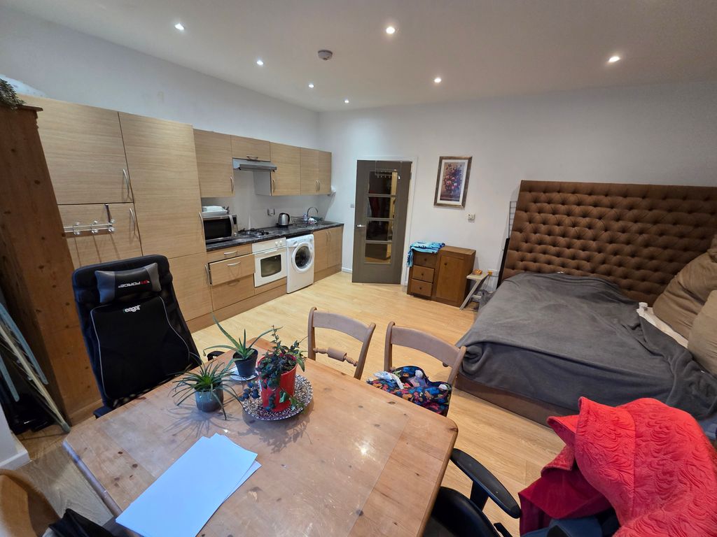 Property photo 1 of 5 Image