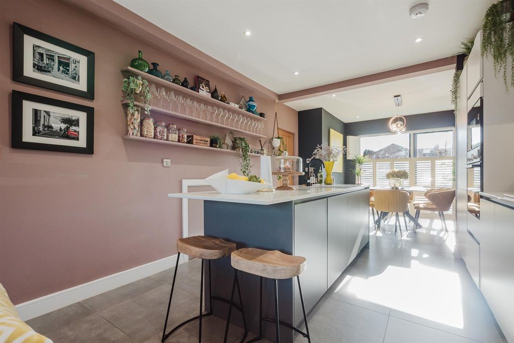 Property photo 3 of 36 Image 3