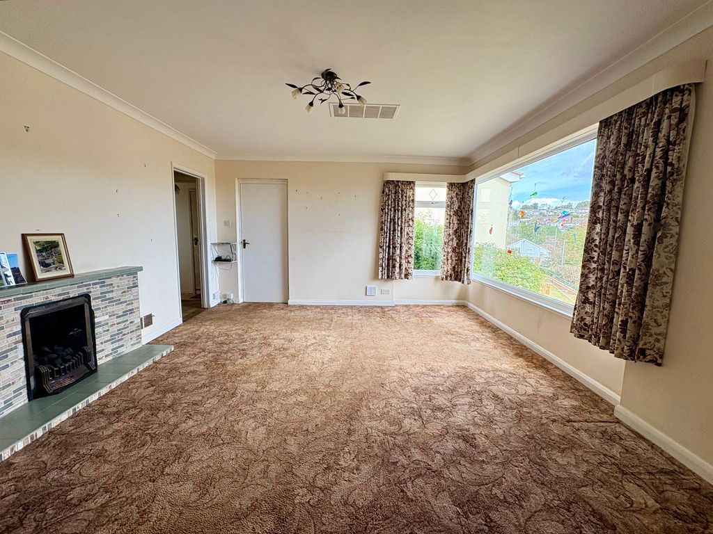 Property photo 3 of 21