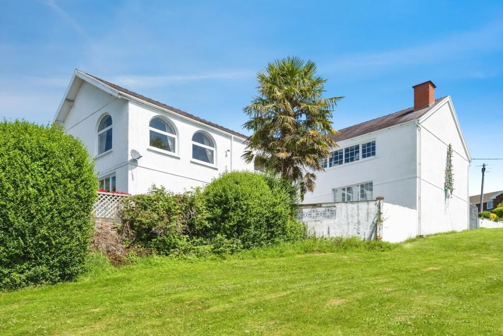 Property photo 1 of 32