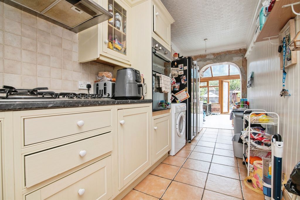 Property photo 3 of 17