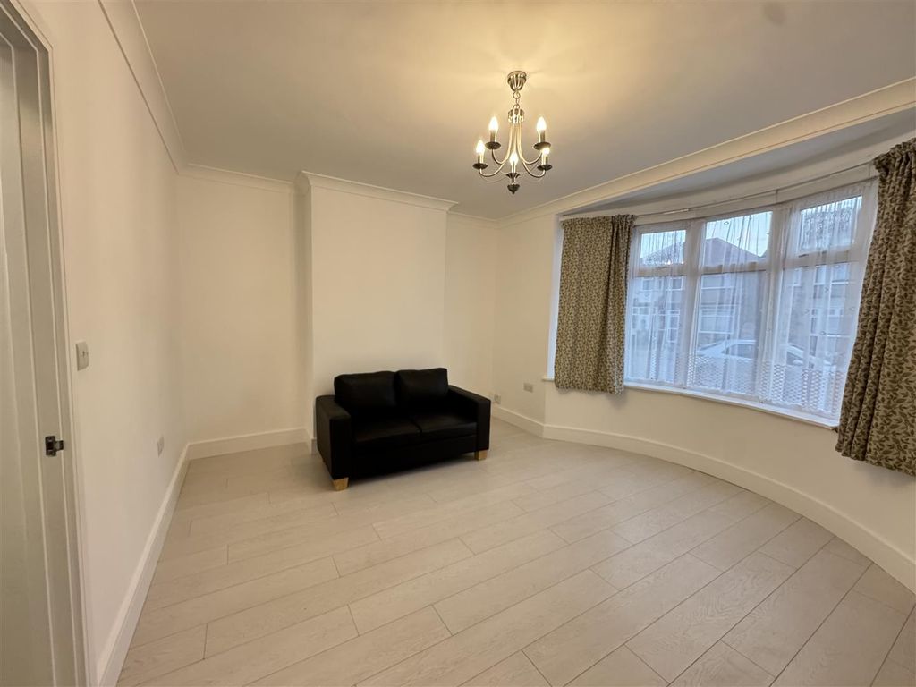 Property photo 3 of 11 Img_7943.Jpg