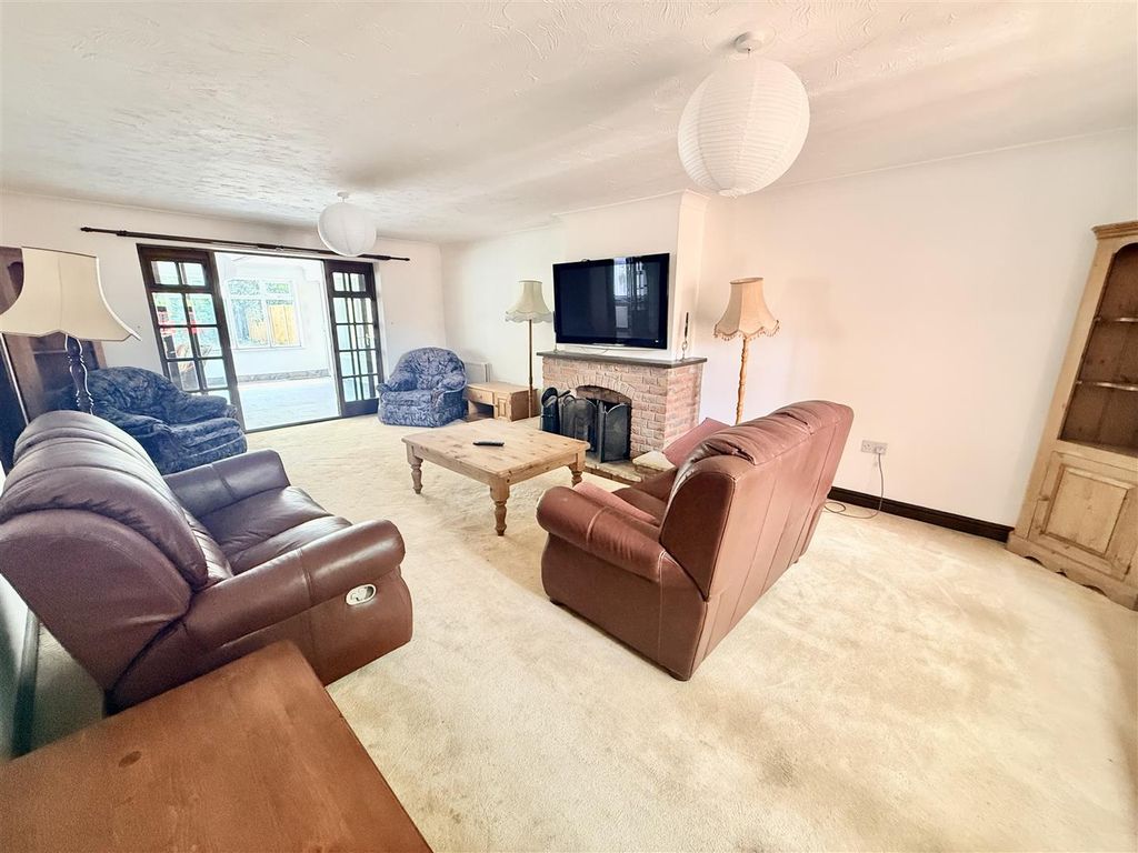 Property photo 3 of 32