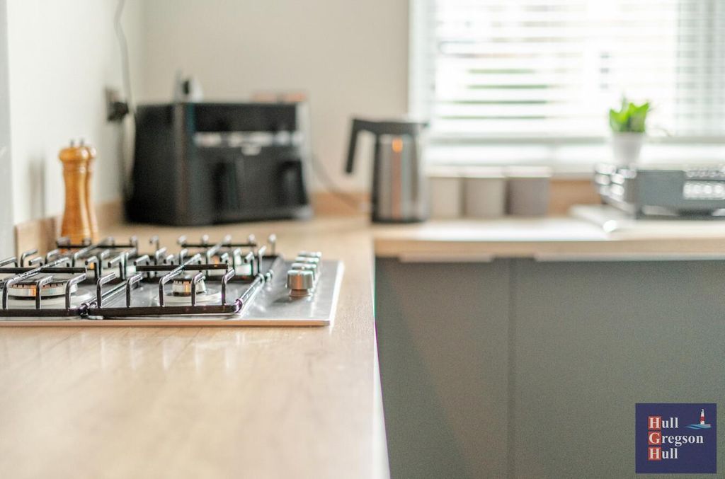 Property photo 2 of 22 5E6Cddcb-08Da-4Df7-B943-9Dbf7719c78F.Jpg