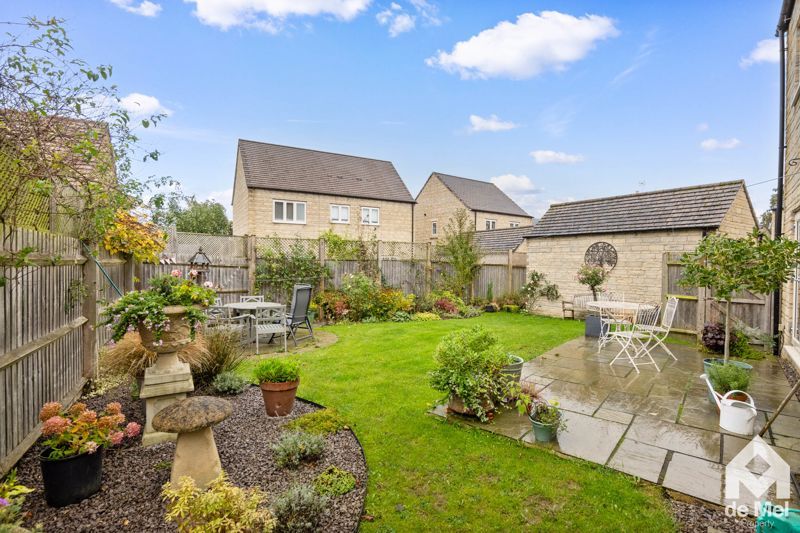 Property photo 2 of 13 Photo 12