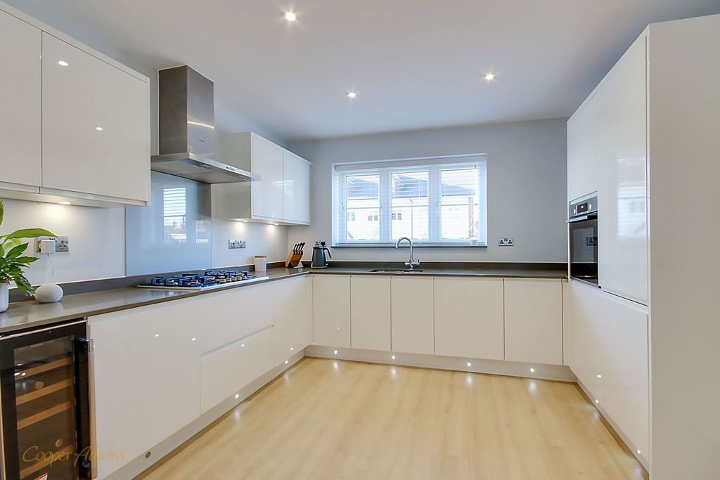 Property photo 2 of 17 Kitchen