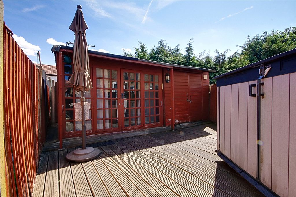 Property photo 2 of 17 Picture No. 06