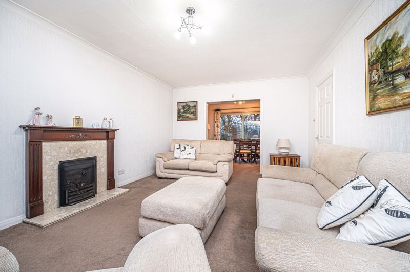 Property photo 3 of 23 Lounge