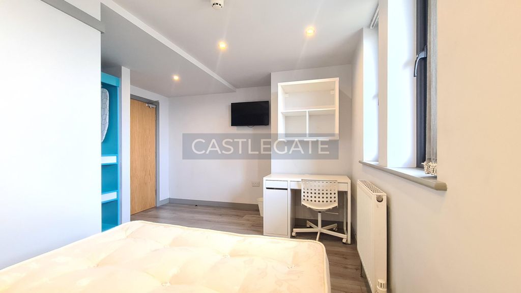 Property photo 3 of 11 Room 85, The Works At Standard House (5)