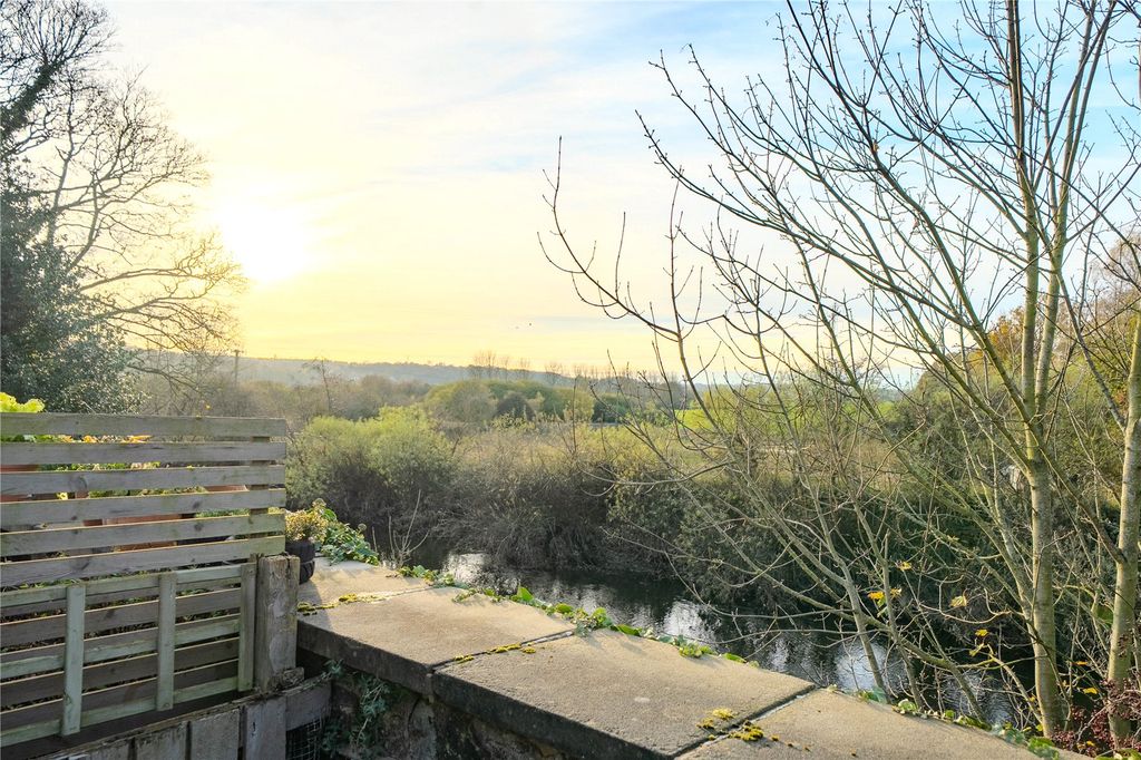 Property photo 1 of 20 Picture No. 17