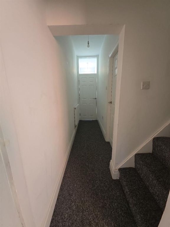 Property photo 2 of 13 3A0Be9c1-56c6-4d6F-85A6-4Fbec3Db2681.Jpg