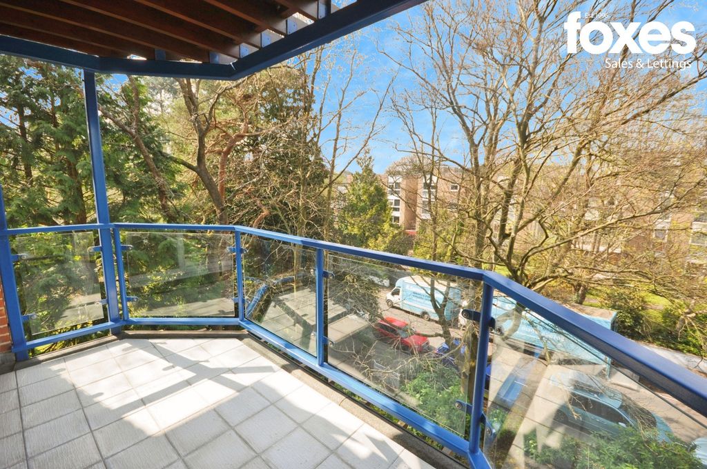 Property photo 2 of 17 4802411