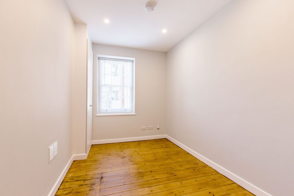 Property photo 3 of 12 Bedroom