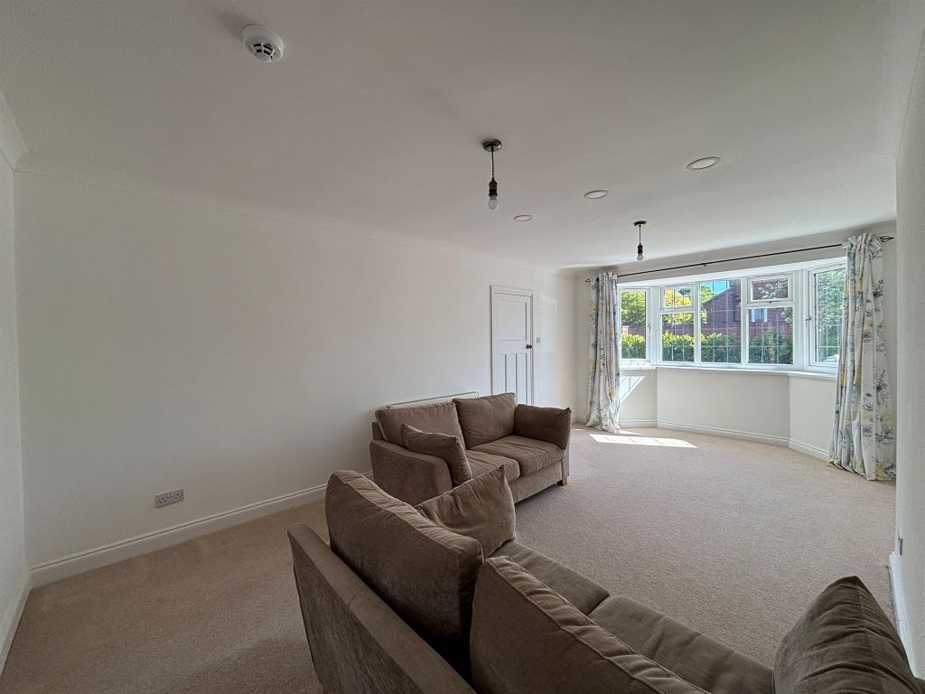 Property photo 3 of 27