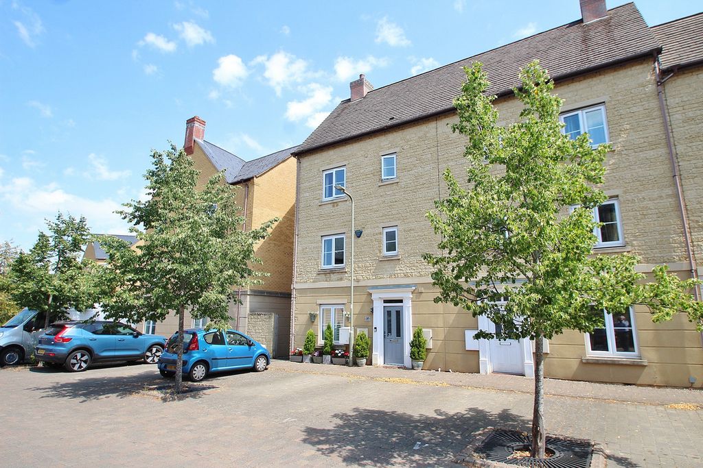 Property photo 1 of 22