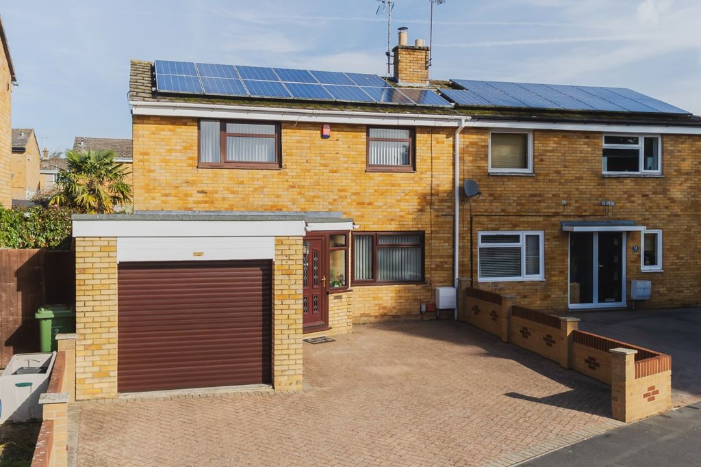 Property photo 1 of 26 5560690