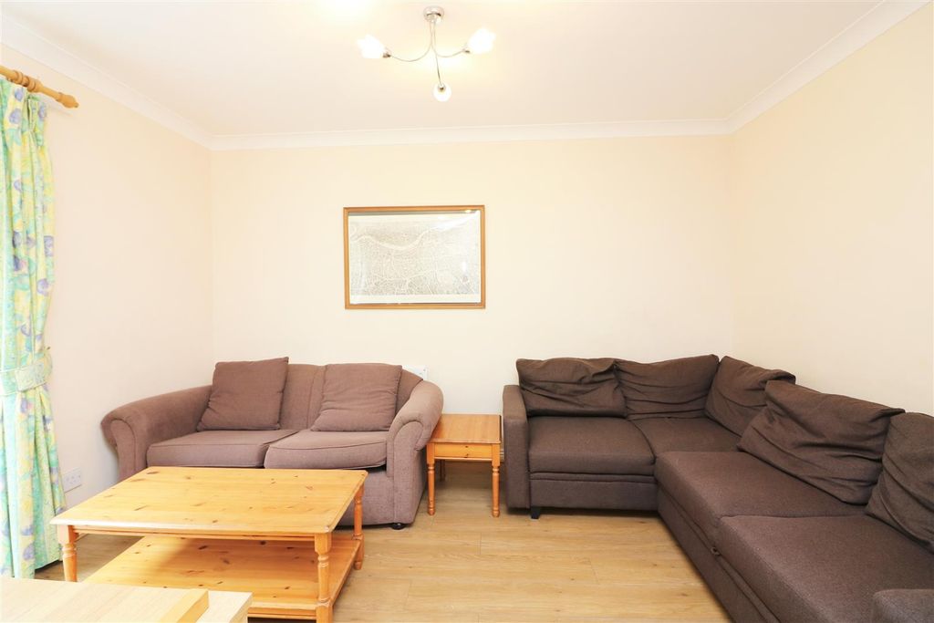Property photo 1 of 14 Albert Mews.Jpg