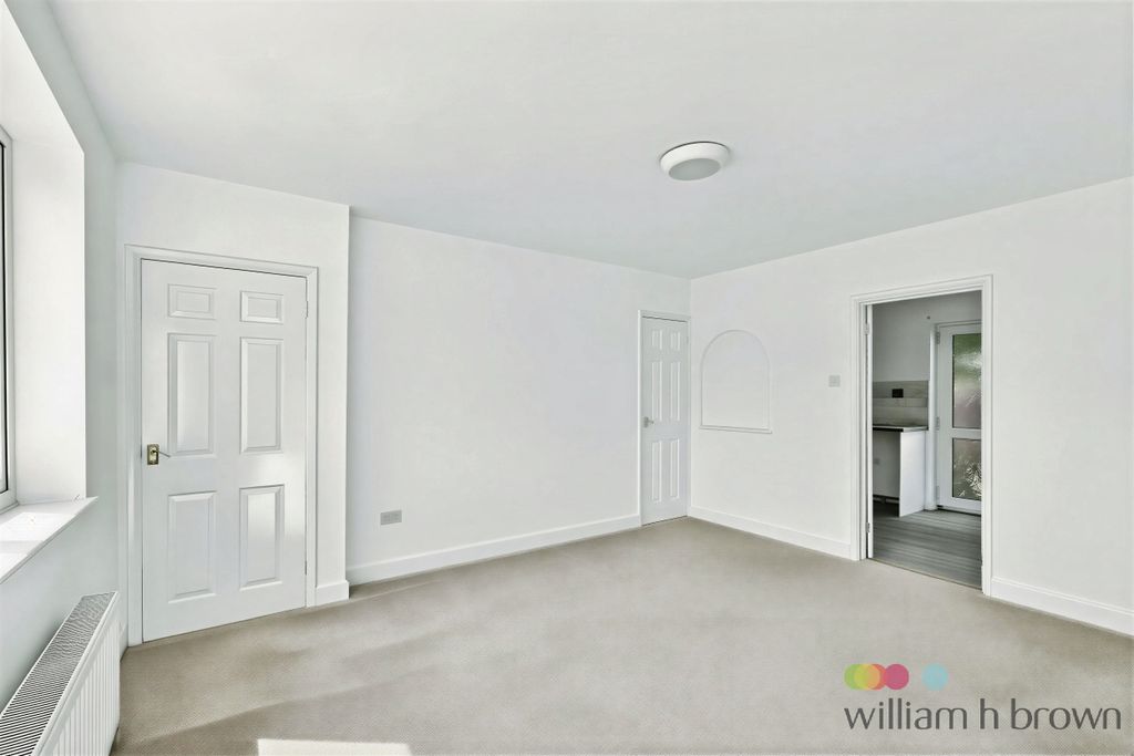 Property photo 3 of 16 Image