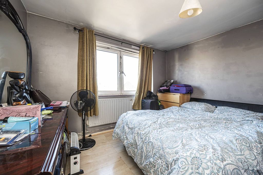 Property photo 1 of 4