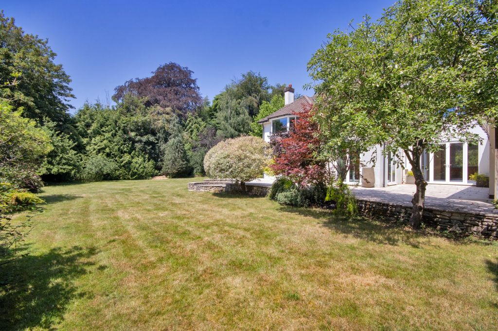 Property photo 3 of 20 Gardens