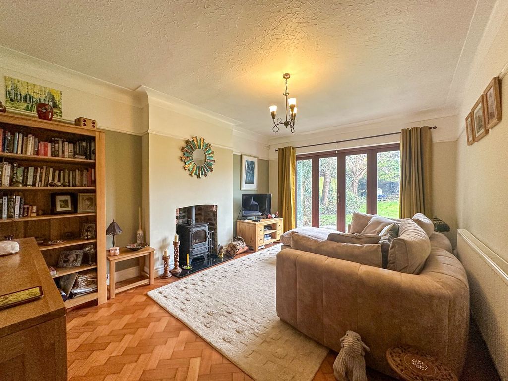 Property photo 2 of 31