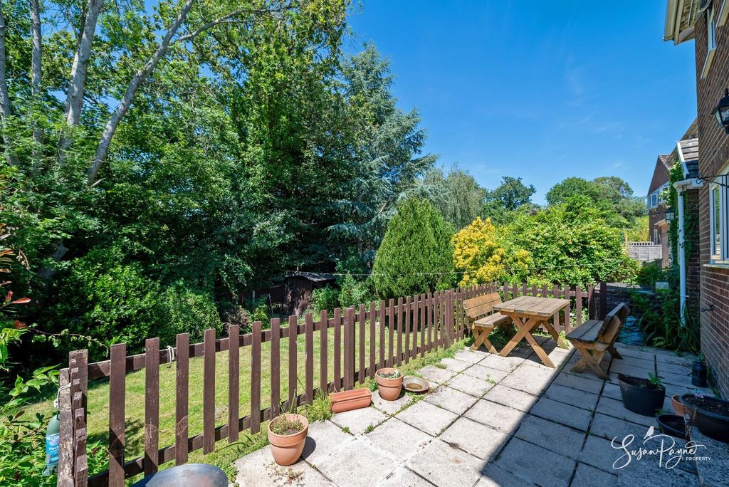 Property photo 3 of 36 Terrace