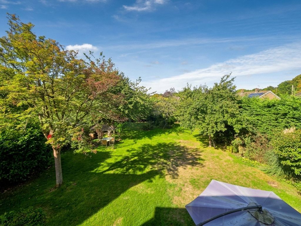 Property photo 3 of 19 Garden