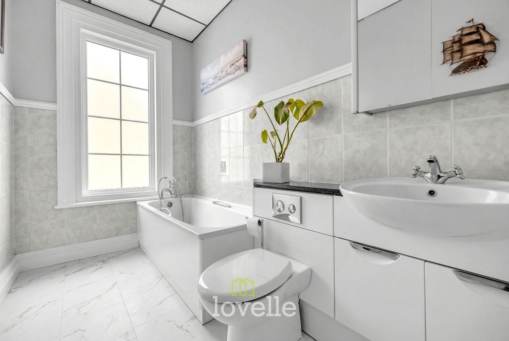 Additional image 39 of 7 bed detached house for saleAbbey Road, Grimsby DN32