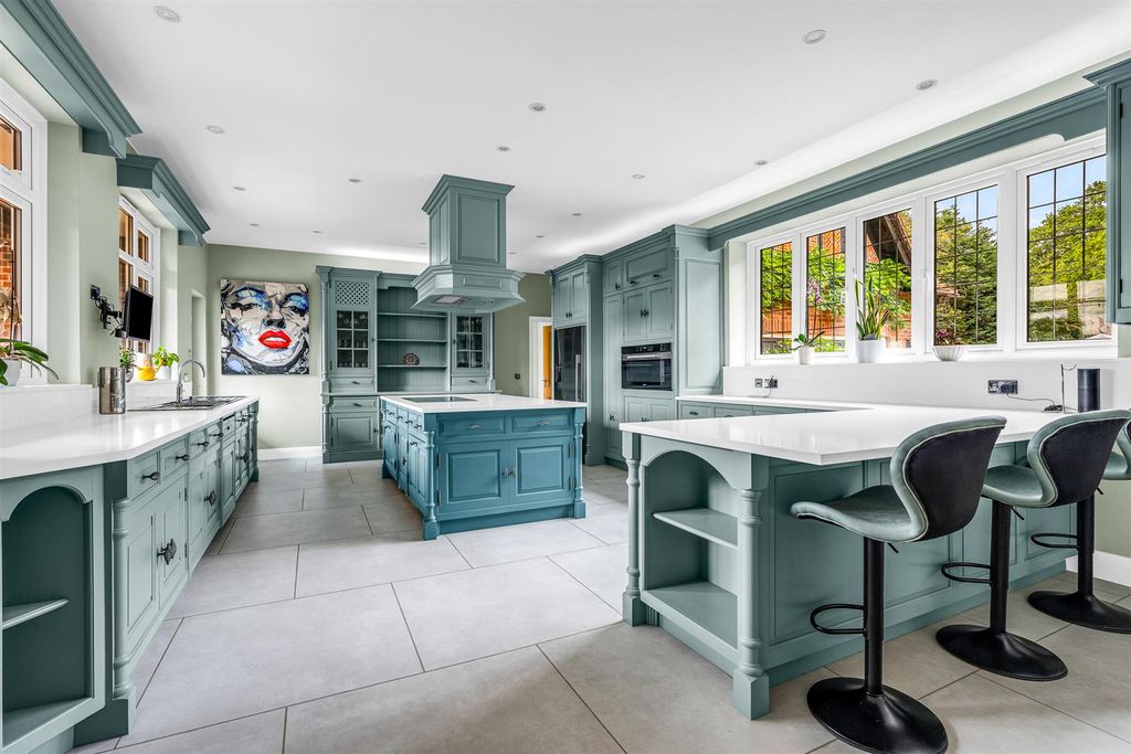 Additional image 11 of 6 bed detached house for saleThe Ridgeway, Cuffley EN6