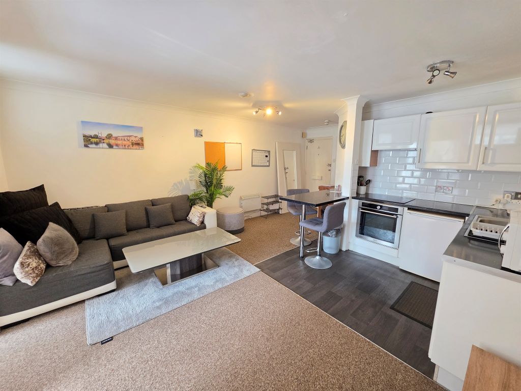 Property photo 3 of 12
