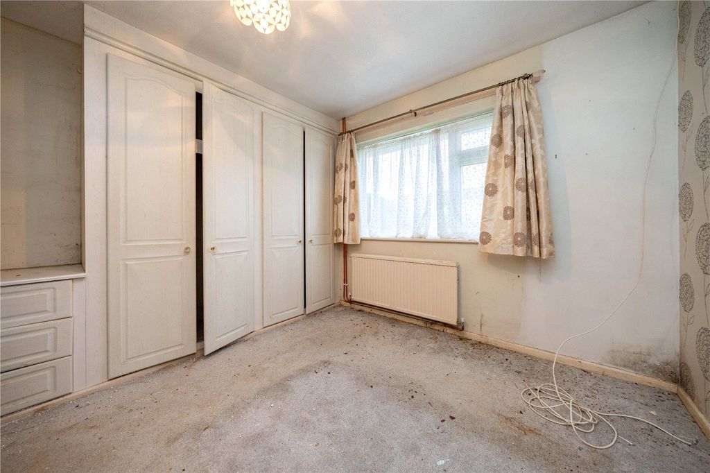 Property photo 3 of 10 Bedroom