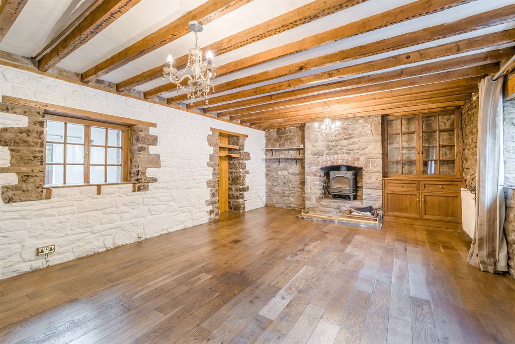 Property photo 3 of 22