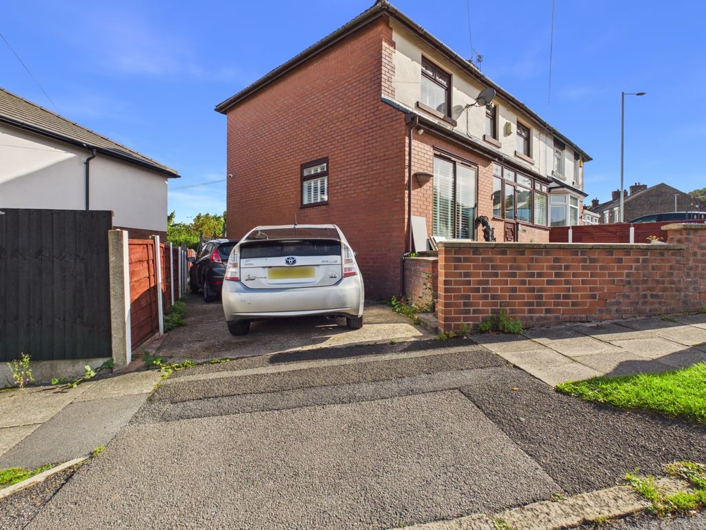 Property photo 2 of 24 Cam03729G0-Pr0423-Still024
