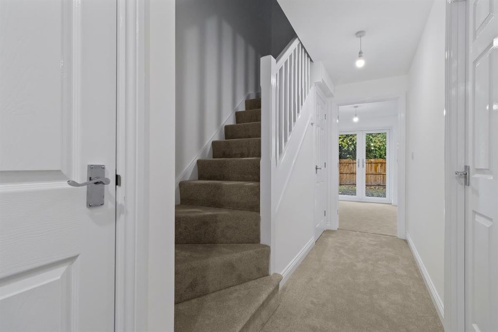 Property photo 2 of 11 Photo 17